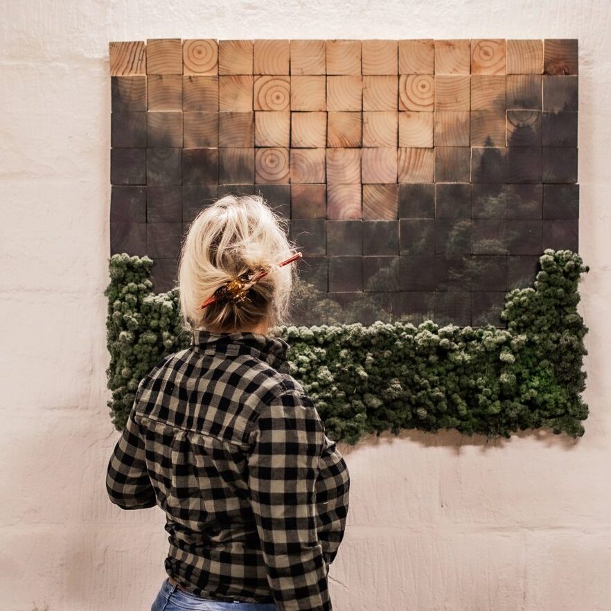 mos met houten blokjes kunst. art with moss kunst met hout en mos 3dwoodart
